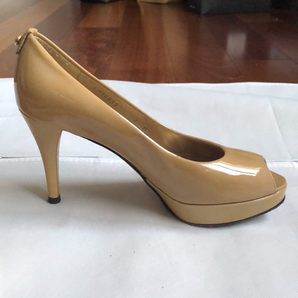 Stuart Weitzman Nulille Patent Leather Pump